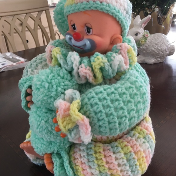 Handcrafted crocheted clown - Picture 3 of 9